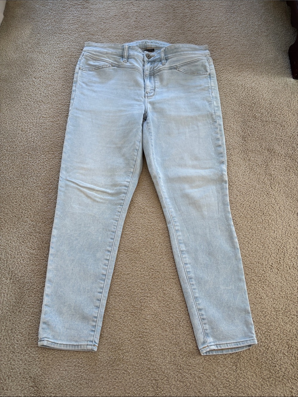 American Eagle Outfitters Light Wash Skinny Jeans